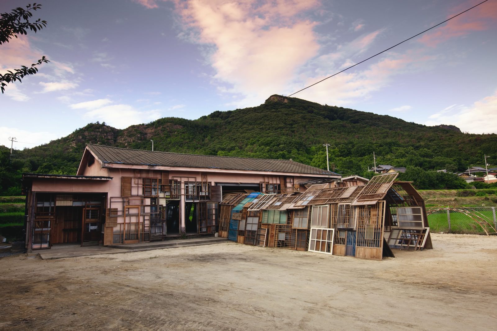 《遠い記憶》 2010 瀬戸内国際芸術祭、豊島　Photo: Sunhi Mang