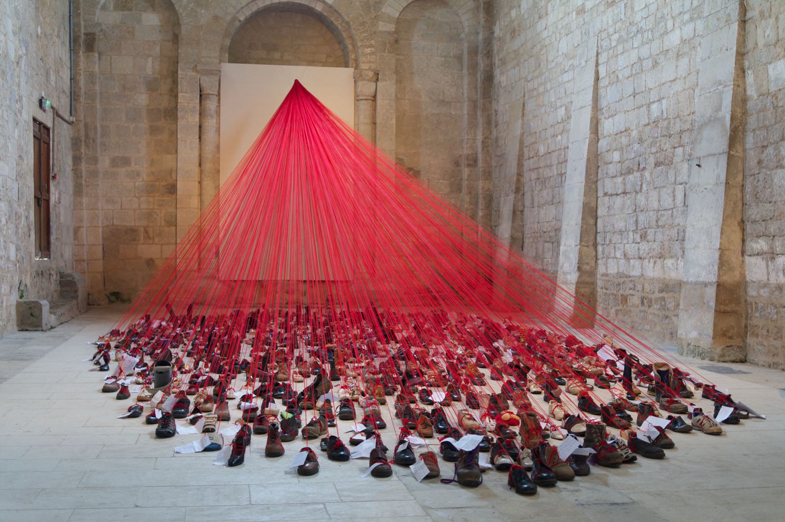 《大陸を超えて》 2011 メル現代美術国際ビエンナーレ、メル、フランス　Photo: Sunhi Mang